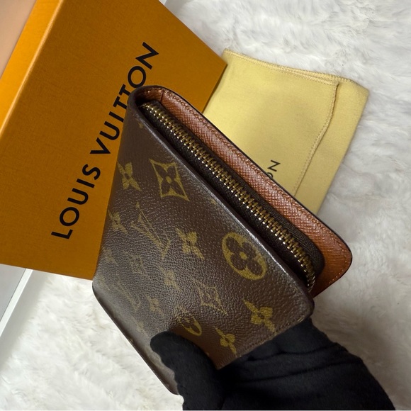 LOUIS VUITTON- TH0011 Zippy Wallet Monogram Canvas - Picture 5 of 12